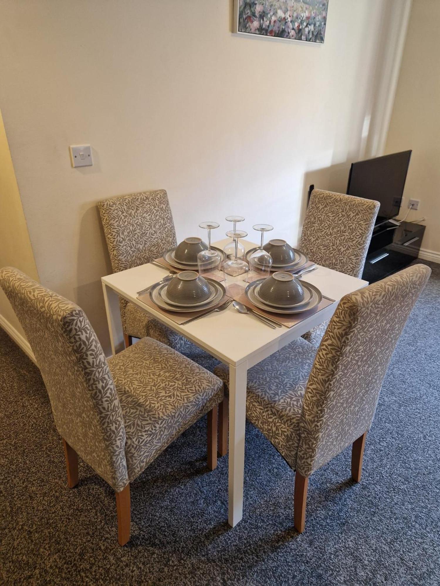 Hereford - Mayflower Coach House, Modern 2 Bedroom Property With Parking, Located South Of Hereford City, Suitable For Small Family, Couple Or Contractors - Sleeps Up To 5 Guests - Hosted By Rentmyhouse Exterior photo