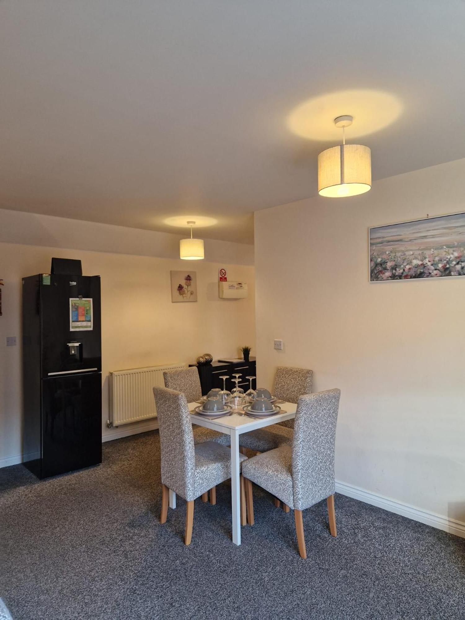 Hereford - Mayflower Coach House, Modern 2 Bedroom Property With Parking, Located South Of Hereford City, Suitable For Small Family, Couple Or Contractors - Sleeps Up To 5 Guests - Hosted By Rentmyhouse Exterior photo